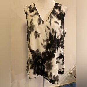 Banana Republic white sleeveless blouse with black print size Medium